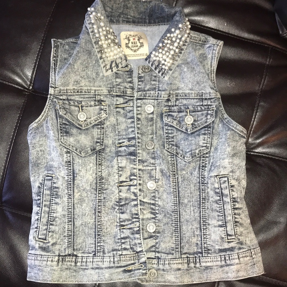 Women’s jean vest size medium w/pearls on the neck